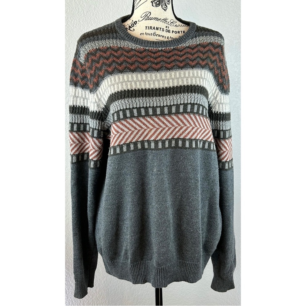 Perry Ellis Mens Crewneck Sweater, size Medium
